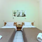 O Ampelonas Tou Kyr Giorgou * Skopelos stad