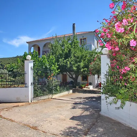 O Ampelonas Tou Kyr Giorgou Lägenhet Skopelos stad