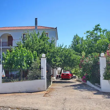 O Ampelonas Tou Kyr Giorgou *