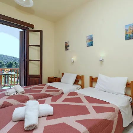 O Ampelonas Tou Kyr Giorgou Skopelos