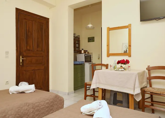 O Ampelonas Tou Kyr Giorgou スコペロス