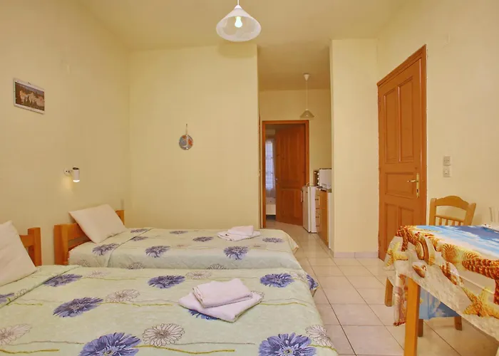 O Ampelonas Tou Kyr Giorgou スコペロス