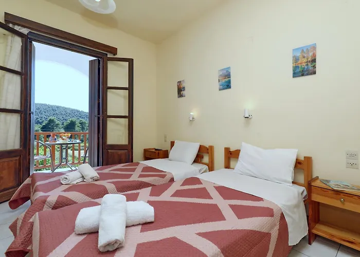 O Ampelonas Tou Kyr Giorgou スコペロス